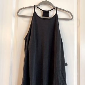Half moon workout top, size M- NWT